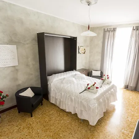 Napoleone Holiday Апартаменты Рим